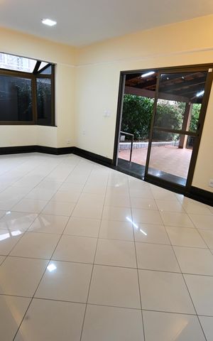 Casa para alugar com 580m², 4 quartos e 5 vagas