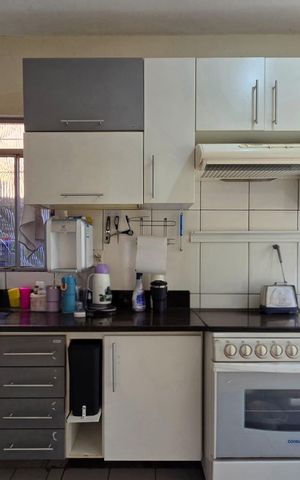 Casa à venda com 60m², 2 quartos e 1 vaga Casa à venda com 60m², 2 quartos e 1 vagaCozinha
