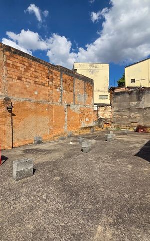 Casa à venda com 60m², 2 quartos e 1 vaga Casa à venda com 60m², 2 quartos e 1 vagaLote com Alicerce