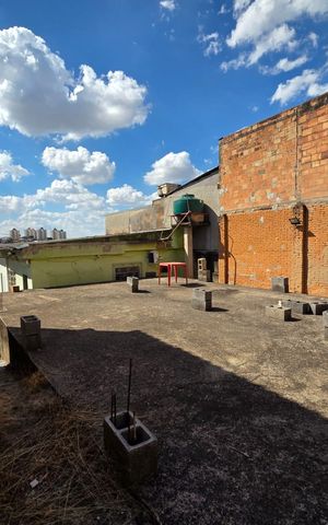 Casa à venda com 60m², 2 quartos e 1 vaga Casa à venda com 60m², 2 quartos e 1 vagaLote com Alicerce