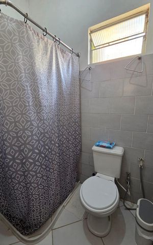 Casa à venda com 60m², 2 quartos e 1 vaga Casa à venda com 60m², 2 quartos e 1 vagaBanheiro