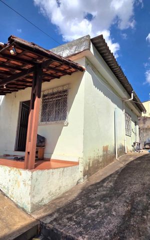 Casa à venda com 60m², 2 quartos e 1 vaga Casa à venda com 60m², 2 quartos e 1 vagaVaranda