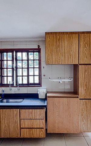 Casa para alugar com 80m², 2 quartos e 1 vagaCozinha - Armários