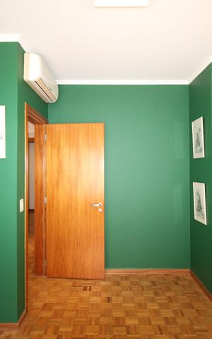 Apartamento para alugar com 127m², 3 quartos e 2 vagasQuarto 2