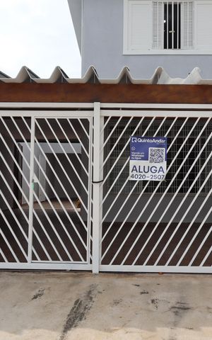 Casa para alugar com 200m², 3 quartos e 5 vagasFachada e portão