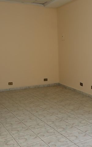 Casa para alugar com 200m², 3 quartos e 5 vagasQuarto externo