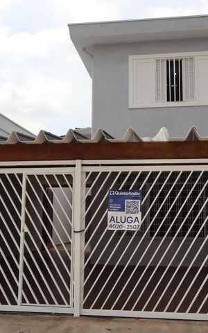 Casa para alugar com 200m², 3 quartos e 5 vagasFachada e portão