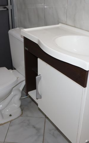 Casa para alugar com 200m², 3 quartos e 5 vagasBanheiro de serviço
