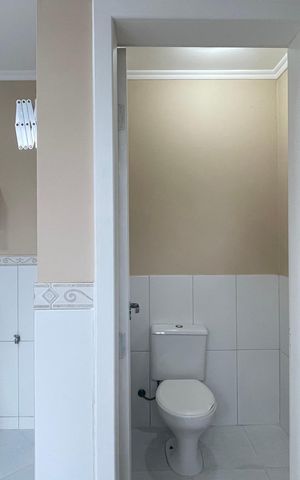 Casa para alugar com 182m², 3 quartos e 1 vaga Casa para alugar com 182m², 3 quartos e 1 vagaLavabo da área de serviço