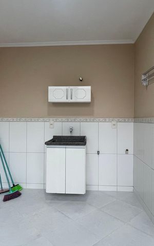 Casa para alugar com 182m², 3 quartos e 1 vaga Casa para alugar com 182m², 3 quartos e 1 vagaÁrea de Serviço