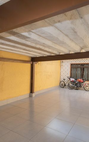 Casa à venda com 140m², 2 quartos e 4 vagasGaragem