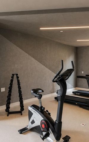 Apartamento à venda com 79m², 3 quartos e 2 vagas Apartamento à venda com 79m², 3 quartos e 2 vagasÁrea comum - Academia