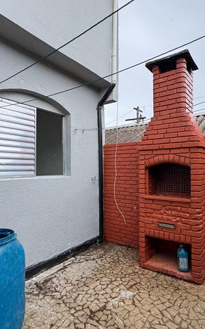 Casa para alugar com 270m², 4 quartos e 3 vagasÁrea - Churrasqueira