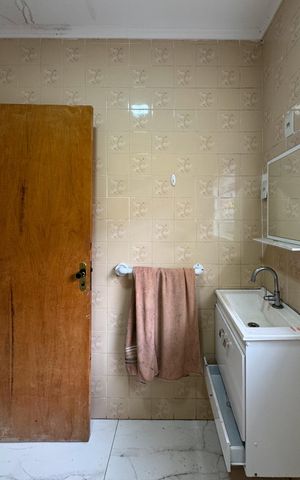 Casa para alugar com 270m², 4 quartos e 3 vagasBanheiro Social