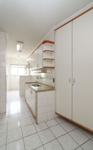 Apartamento à venda com 94m², 2 quartos e 1 vaga Apartamento à venda com 94m², 2 quartos e 1 vagaCozinha e Área de Serviço
