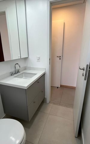 Apartamento para alugar com 60m², 1 quarto e 1 vaga Apartamento para alugar com 60m², 1 quarto e 1 vagaBanheiro da Suíte