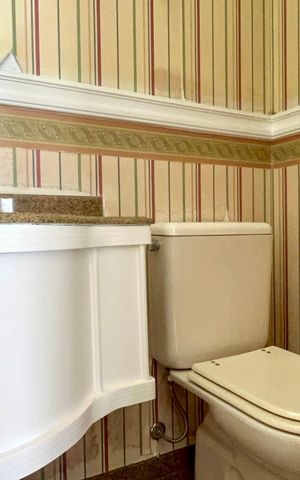 Apartamento para alugar com 170m², 4 quartos e 2 vagas Apartamento para alugar com 170m², 4 quartos e 2 vagasLavabo