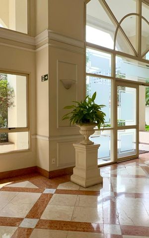 Apartamento para alugar com 170m², 4 quartos e 2 vagas Apartamento para alugar com 170m², 4 quartos e 2 vagasHall de entrada