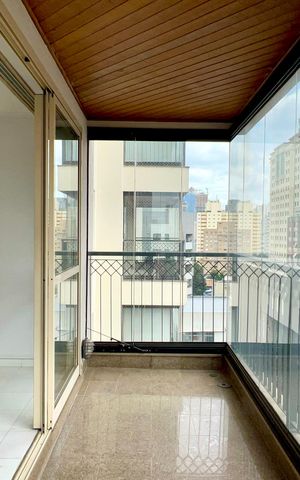 Apartamento para alugar com 170m², 4 quartos e 2 vagas Apartamento para alugar com 170m², 4 quartos e 2 vagasVaranda