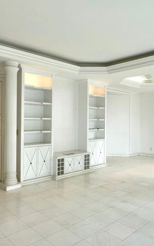 Apartamento para alugar com 170m², 4 quartos e 2 vagas Apartamento para alugar com 170m², 4 quartos e 2 vagasSala