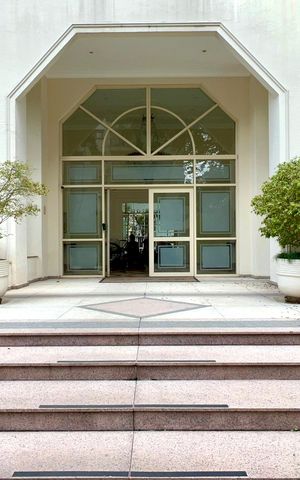 Apartamento para alugar com 170m², 4 quartos e 2 vagas Apartamento para alugar com 170m², 4 quartos e 2 vagasEntrada