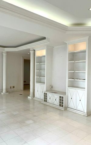 Apartamento para alugar com 170m², 4 quartos e 2 vagas Apartamento para alugar com 170m², 4 quartos e 2 vagasSala