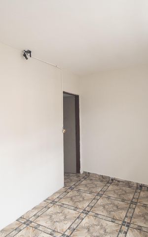 Casa à venda com 90m², 2 quartos e 1 vaga Casa à venda com 90m², 2 quartos e 1 vagaSala