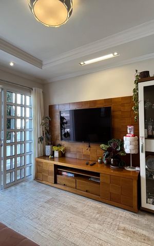 Casa à venda com 209m², 3 quartos e 2 vagas