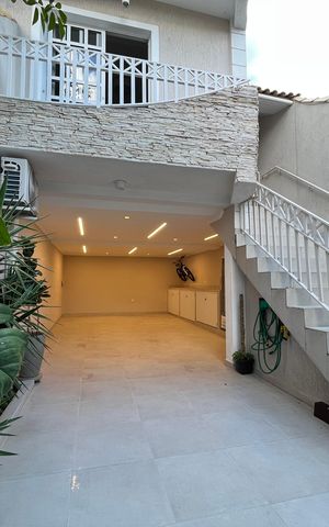 Casa à venda com 209m², 3 quartos e 2 vagas
