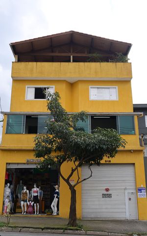Casa à venda com 450m², 3 quartos e sem vagaFachada - Placa GRANDE instalada na fachada do imóvel, dia 15.10.2026 - Código da placa: KYET-220