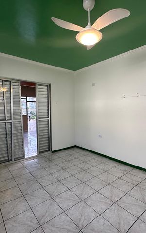 Casa à venda com 137m², 2 quartos e 2 vagas Casa à venda com 137m², 2 quartos e 2 vagasQuarto 1