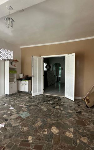 Casa à venda com 137m², 2 quartos e 2 vagas Casa à venda com 137m², 2 quartos e 2 vagasGaragem