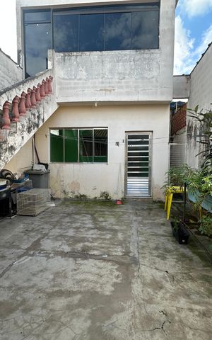 Casa à venda com 137m², 2 quartos e 2 vagas Casa à venda com 137m², 2 quartos e 2 vagasQuintal