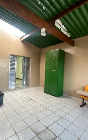 Casa à venda com 137m², 2 quartos e 2 vagas Casa à venda com 137m², 2 quartos e 2 vagasVaranda