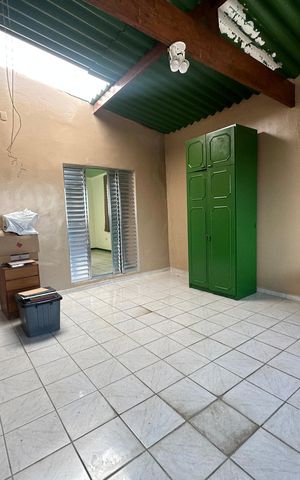 Casa à venda com 137m², 2 quartos e 2 vagas Casa à venda com 137m², 2 quartos e 2 vagasVaranda