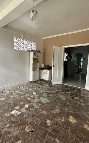 Casa à venda com 137m², 2 quartos e 2 vagas Casa à venda com 137m², 2 quartos e 2 vagasGaragem