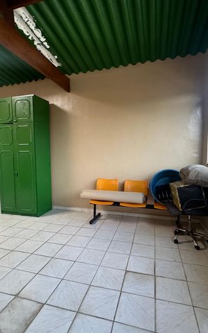 Casa à venda com 137m², 2 quartos e 2 vagas Casa à venda com 137m², 2 quartos e 2 vagasVaranda