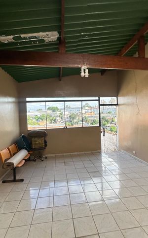 Casa à venda com 137m², 2 quartos e 2 vagas Casa à venda com 137m², 2 quartos e 2 vagasVaranda