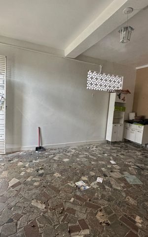 Casa à venda com 137m², 2 quartos e 2 vagas Casa à venda com 137m², 2 quartos e 2 vagasGaragem