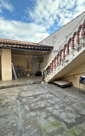 Casa à venda com 137m², 2 quartos e 2 vagas Casa à venda com 137m², 2 quartos e 2 vagasQuintal