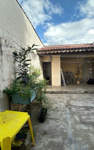 Casa à venda com 137m², 2 quartos e 2 vagas Casa à venda com 137m², 2 quartos e 2 vagasQuintal