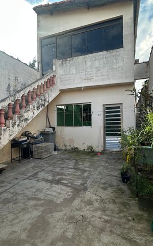 Casa à venda com 137m², 2 quartos e 2 vagas Casa à venda com 137m², 2 quartos e 2 vagasQuintal