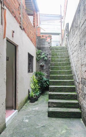 Casa à venda com 70m², 1 quarto e 2 vagas