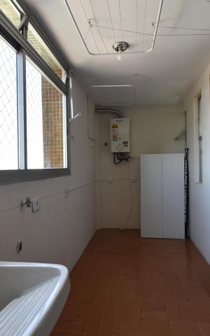 Apartamento à venda com 110m², 3 quartos e 1 vagaÁrea de Serviço