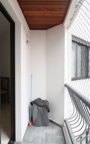 Apartamento para alugar com 72m², 2 quartos e 1 vagaVaranda