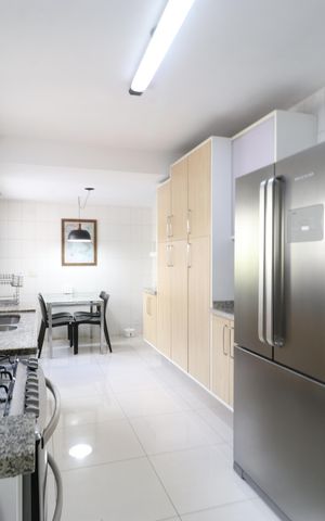Apartamento à venda com 144m², 3 quartos e 3 vagasCozinha 