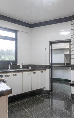 Apartamento à venda com 160m², 3 quartos e 4 vagas Apartamento à venda com 160m², 3 quartos e 4 vagasCozinha