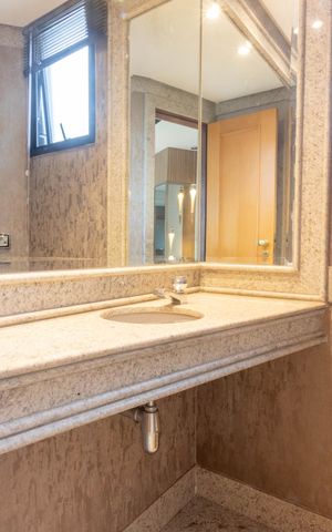 Apartamento à venda com 160m², 3 quartos e 4 vagas Apartamento à venda com 160m², 3 quartos e 4 vagasLavabo