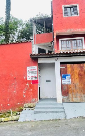 Casa para alugar com 200m², 2 quartos e 6 vagas Casa para alugar com 200m², 2 quartos e 6 vagasFachada com placa instalada