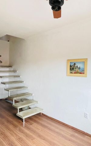 Casa para alugar com 200m², 2 quartos e 6 vagas Casa para alugar com 200m², 2 quartos e 6 vagasSala